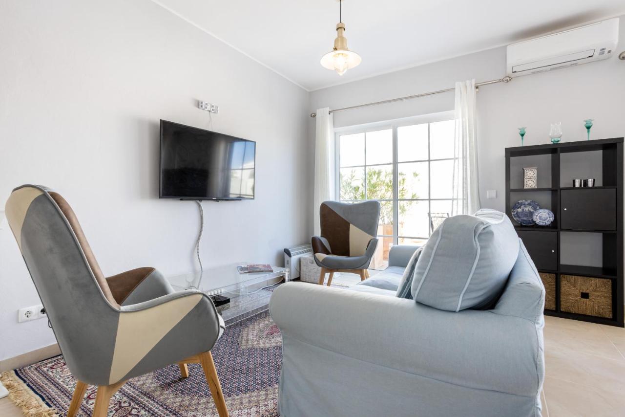 Newly Renovated 2 Bedroom Townhouse - Close To Salema Beach Exterior photo