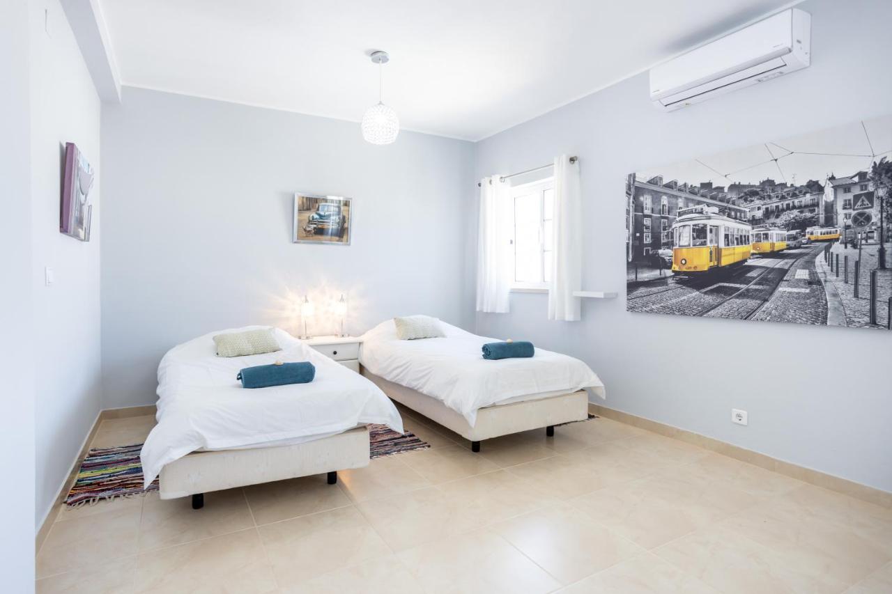 Newly Renovated 2 Bedroom Townhouse - Close To Salema Beach Exterior photo