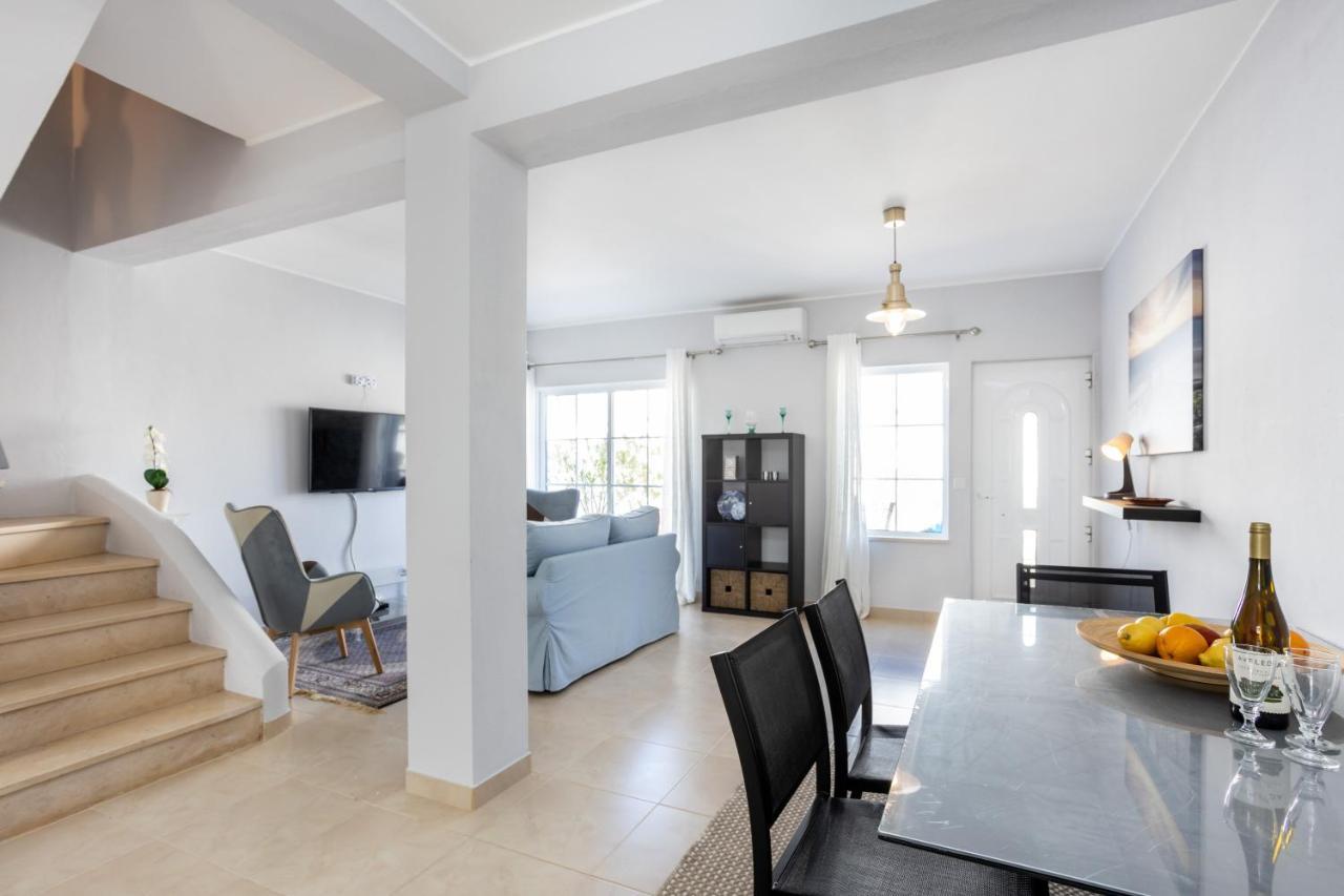 Newly Renovated 2 Bedroom Townhouse - Close To Salema Beach Exterior photo