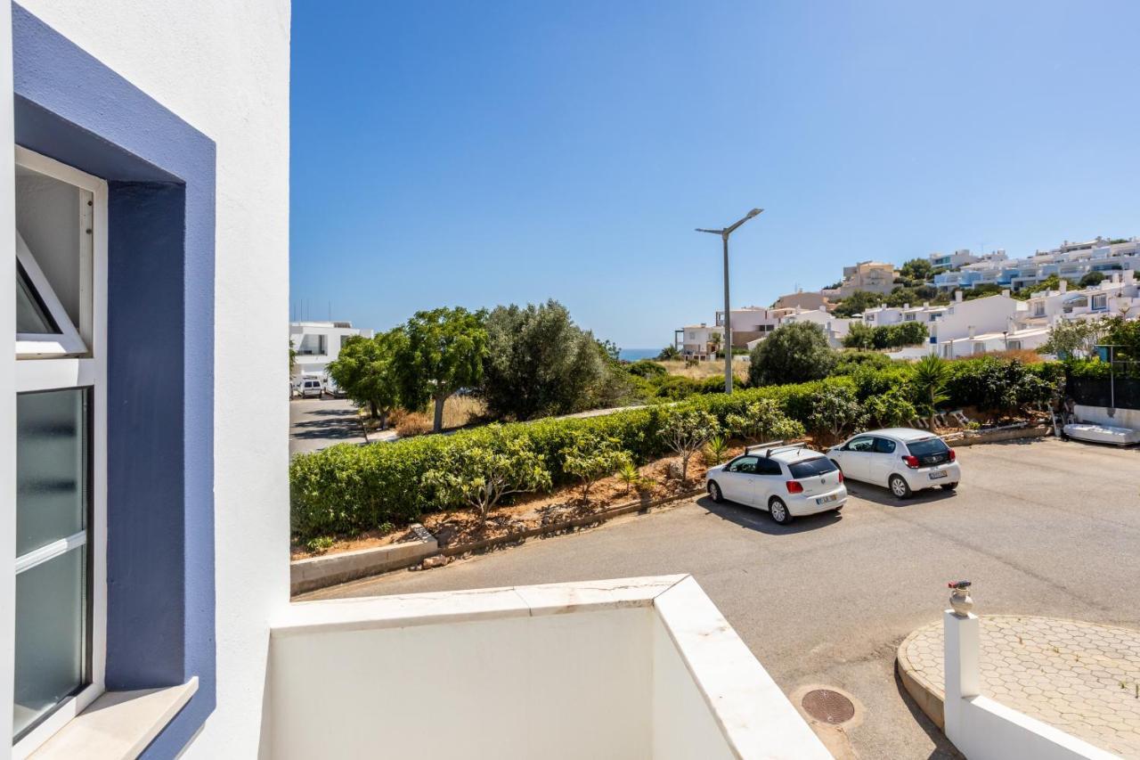 Newly Renovated 2 Bedroom Townhouse - Close To Salema Beach Exterior photo