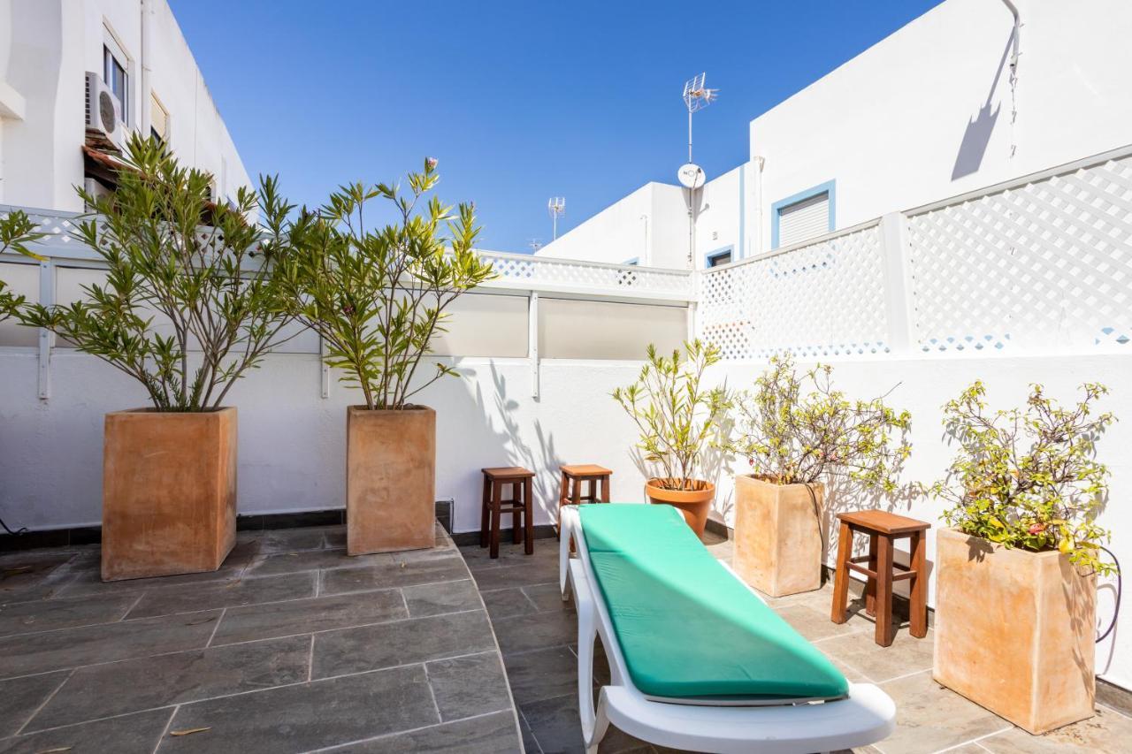 Newly Renovated 2 Bedroom Townhouse - Close To Salema Beach Exterior photo