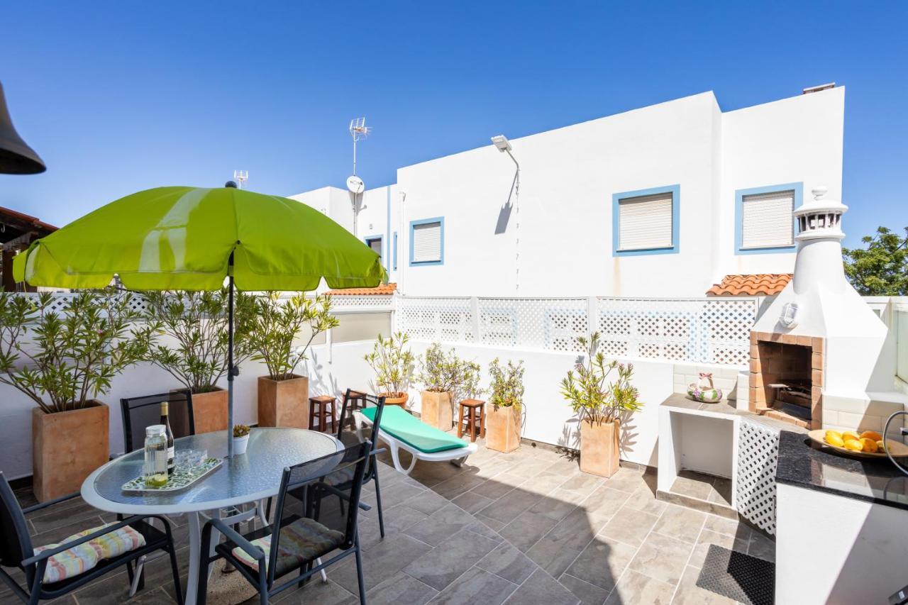 Newly Renovated 2 Bedroom Townhouse - Close To Salema Beach Exterior photo