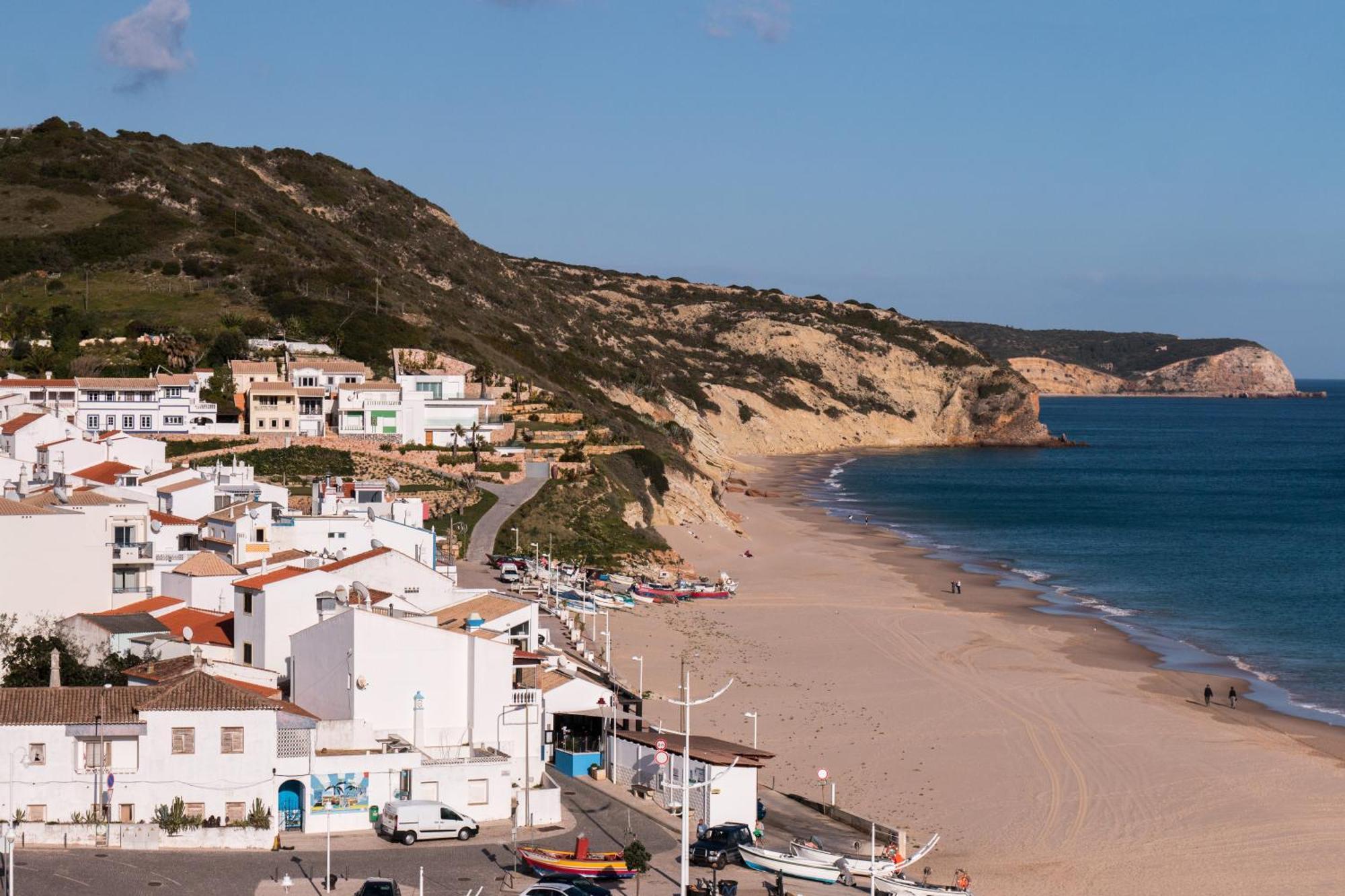 Newly Renovated 2 Bedroom Townhouse - Close To Salema Beach Exterior photo